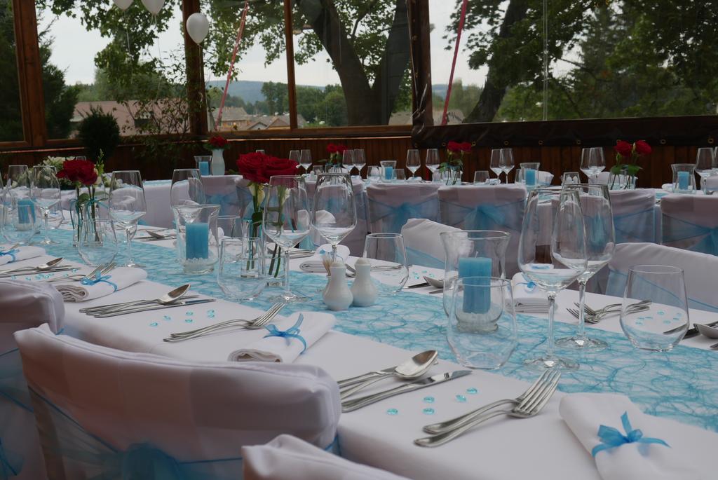 Schlosshotel Zamek Zdikov ภายนอก รูปภาพ