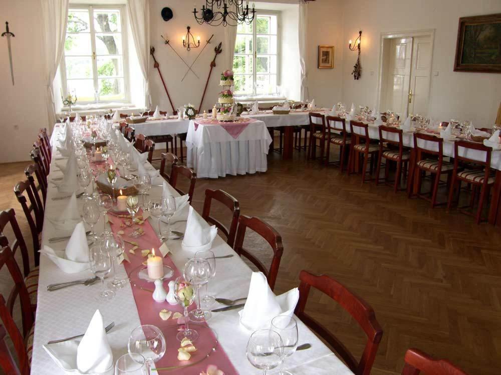 Schlosshotel Zamek Zdikov ภายนอก รูปภาพ