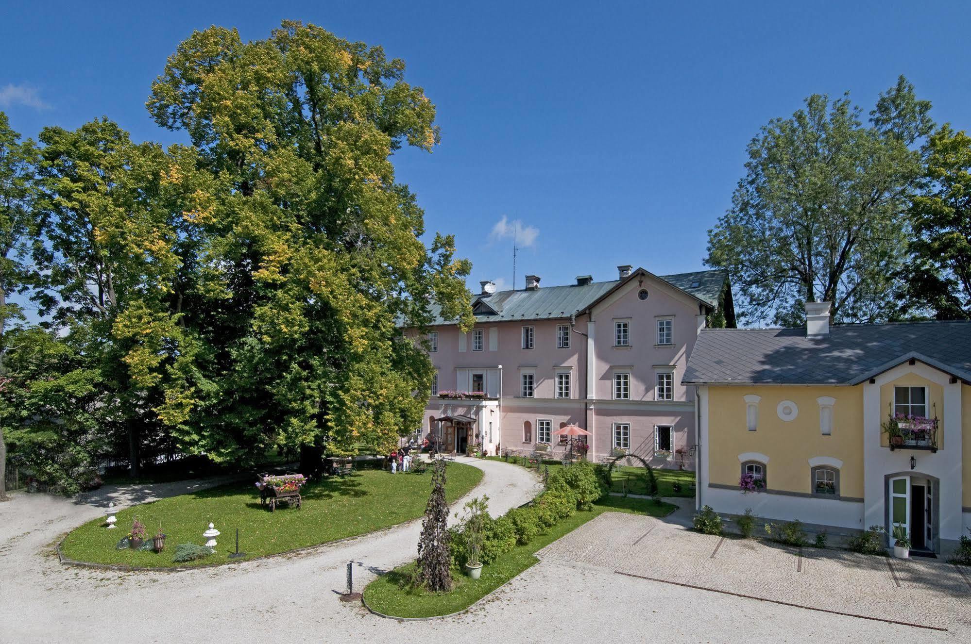 Schlosshotel Zamek Zdikov ภายนอก รูปภาพ